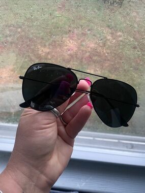 Ray-Ban Black Aviator Sunglasses with Dark Lenses
